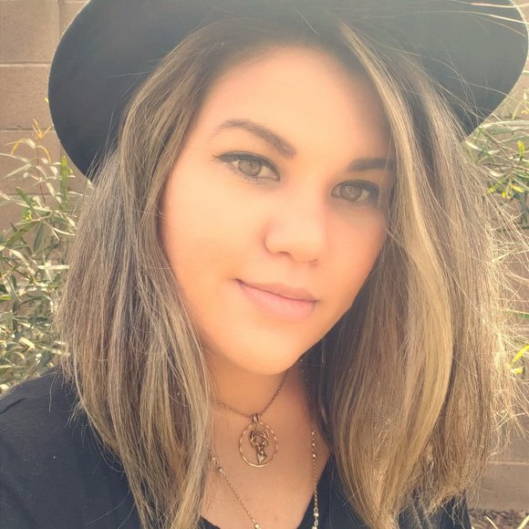 Meet your Posher, Tacia - Picture 1 of 1